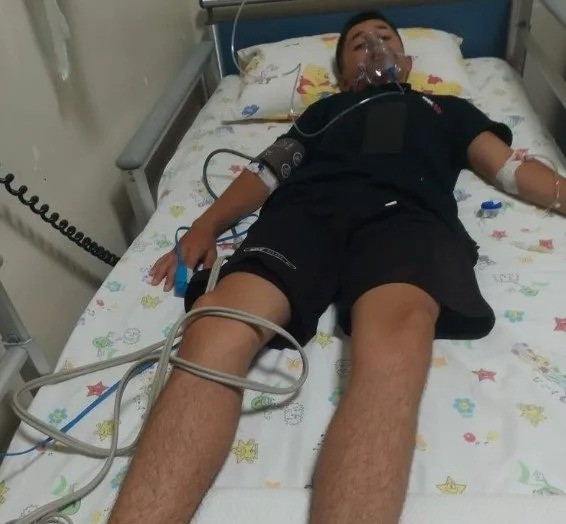 Bir köpek saldırısı daha! Kaçarken ayağına bakın ne saplandı